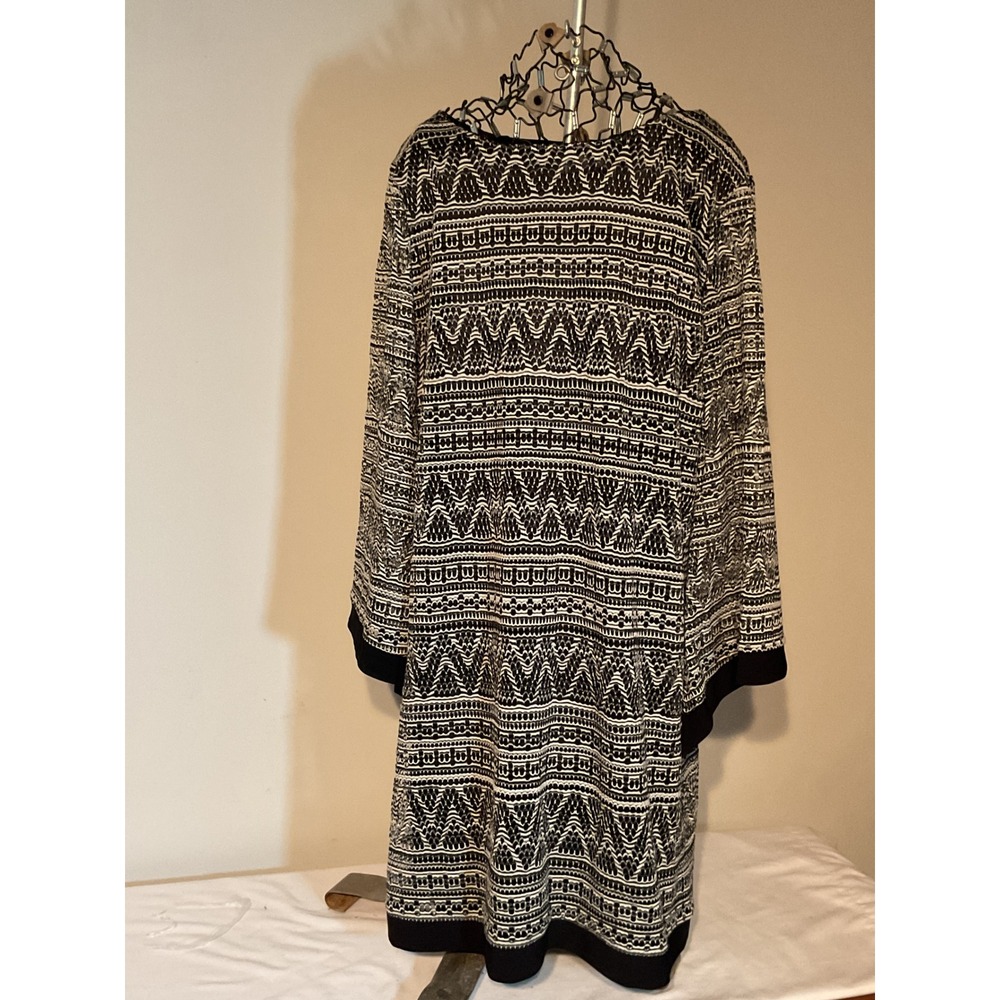 Emma & Michele Black White Geometric Lace Shift Dress Long Sleeve 20576BL Large
